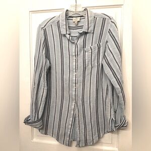 St. John’s Bay Ladies Button Up Casual Shirt. Sz Med.